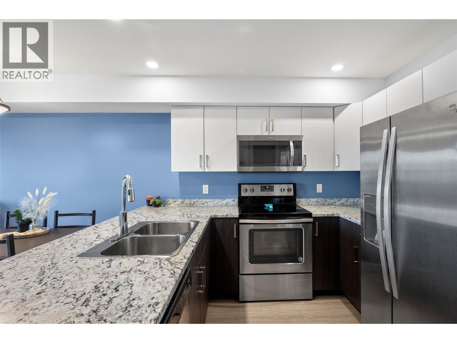 5170 DALLAS Drive Unit# 321 — photo 3