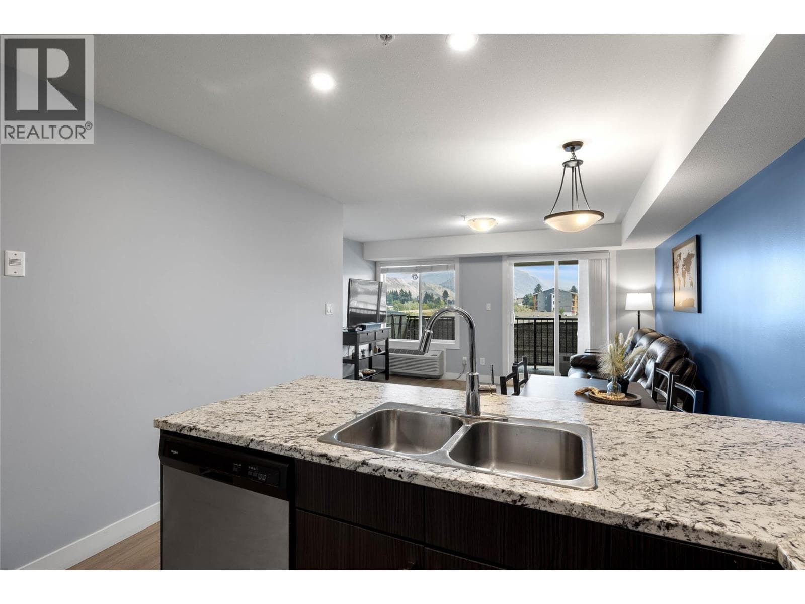 5170 DALLAS Drive Unit# 321 — photo 4