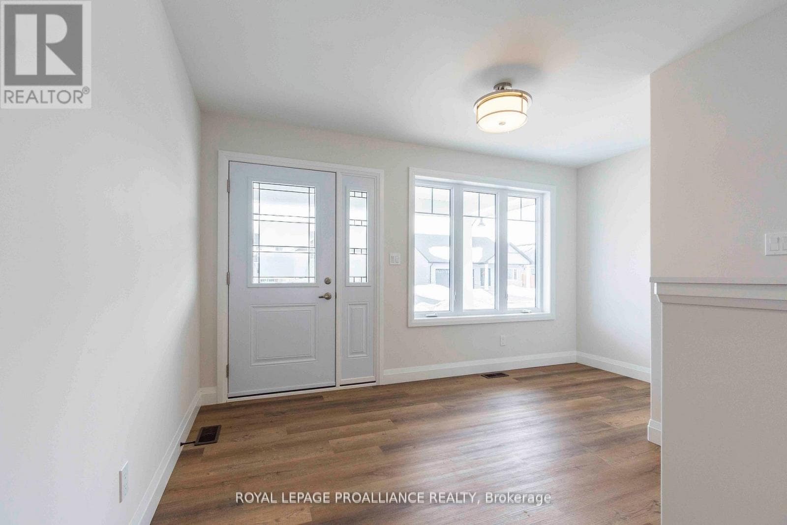 78 STIRLING CRESCENT — photo 3