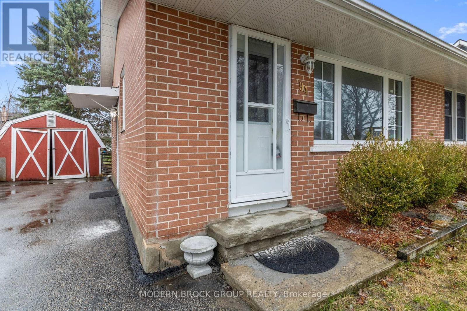 94 BISLEY CRESCENT, Rideau St.Lawrence — photo 4