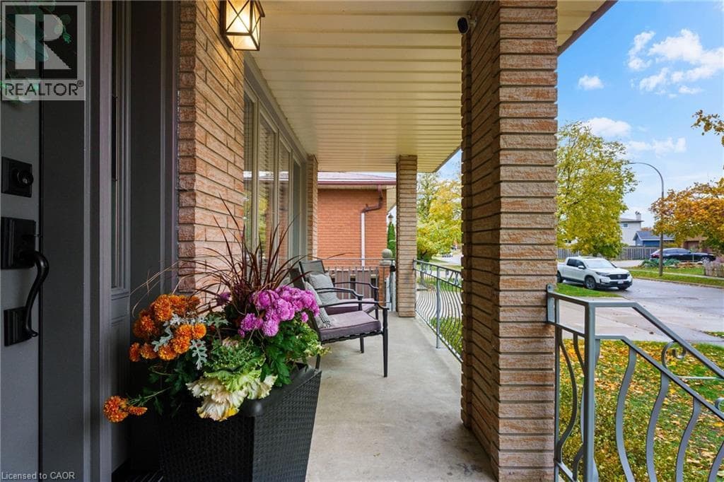 66 ELLINGTON AVENUE — photo 4