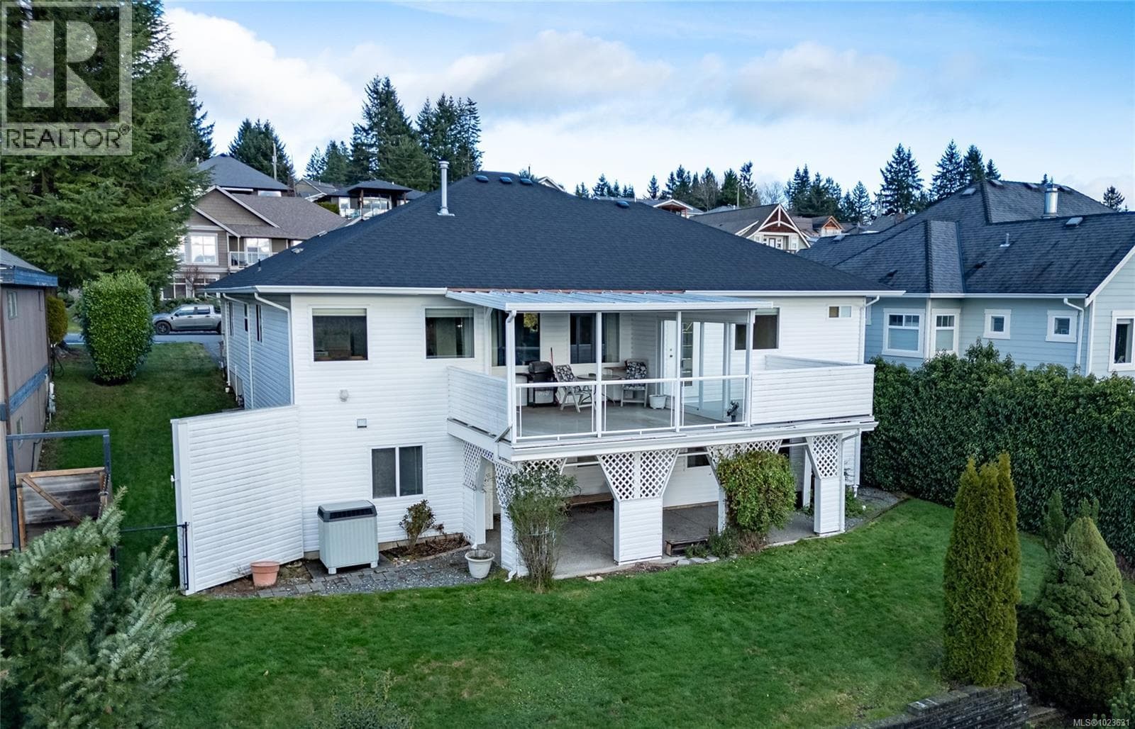 845 VIEW AVENUE — photo 4