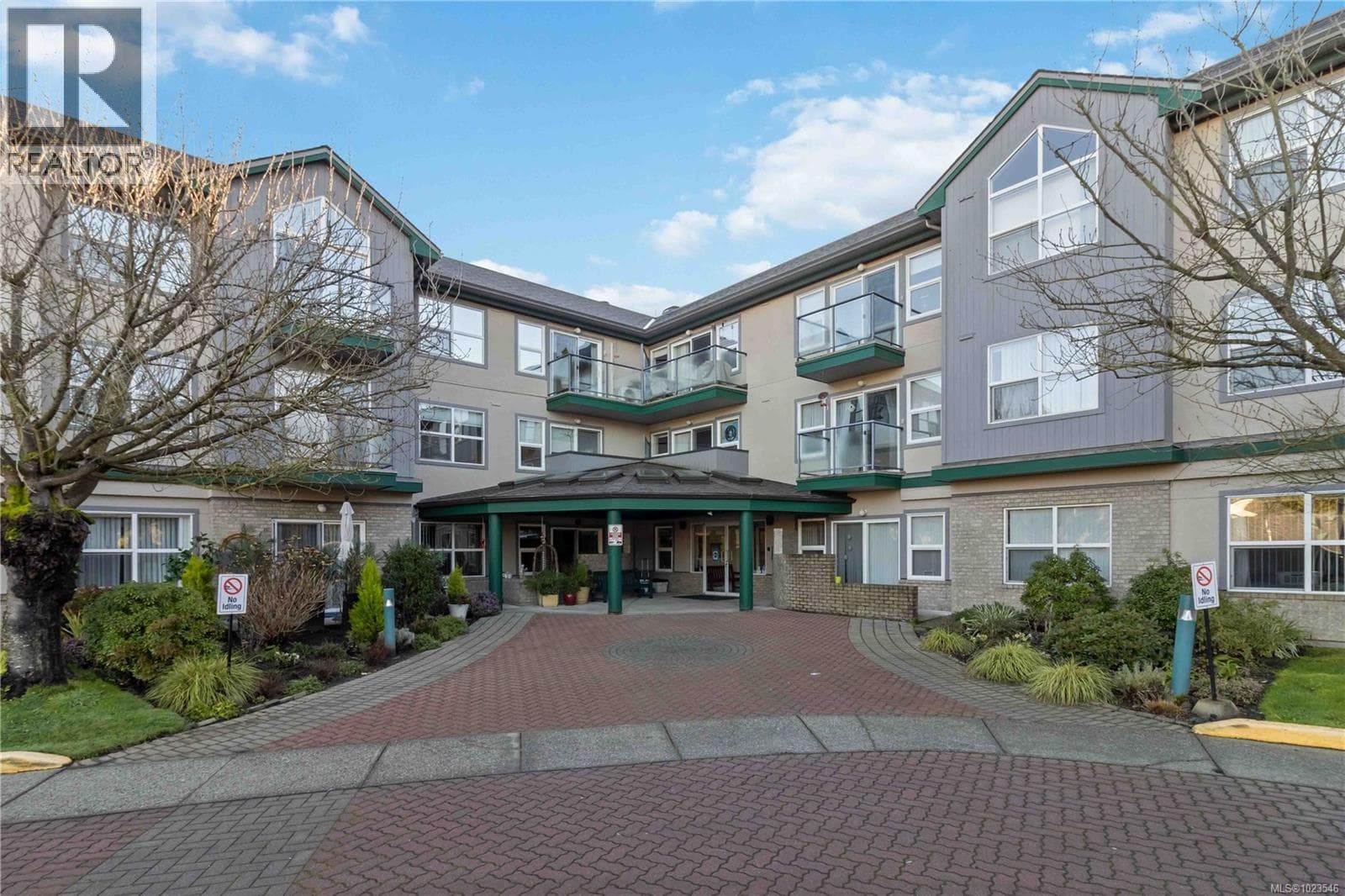 207 1485 Garnet Rd, Victoria — photo 2