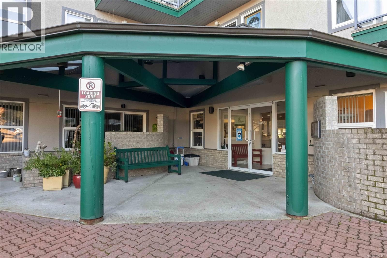 207 1485 Garnet Rd, Victoria — photo 4