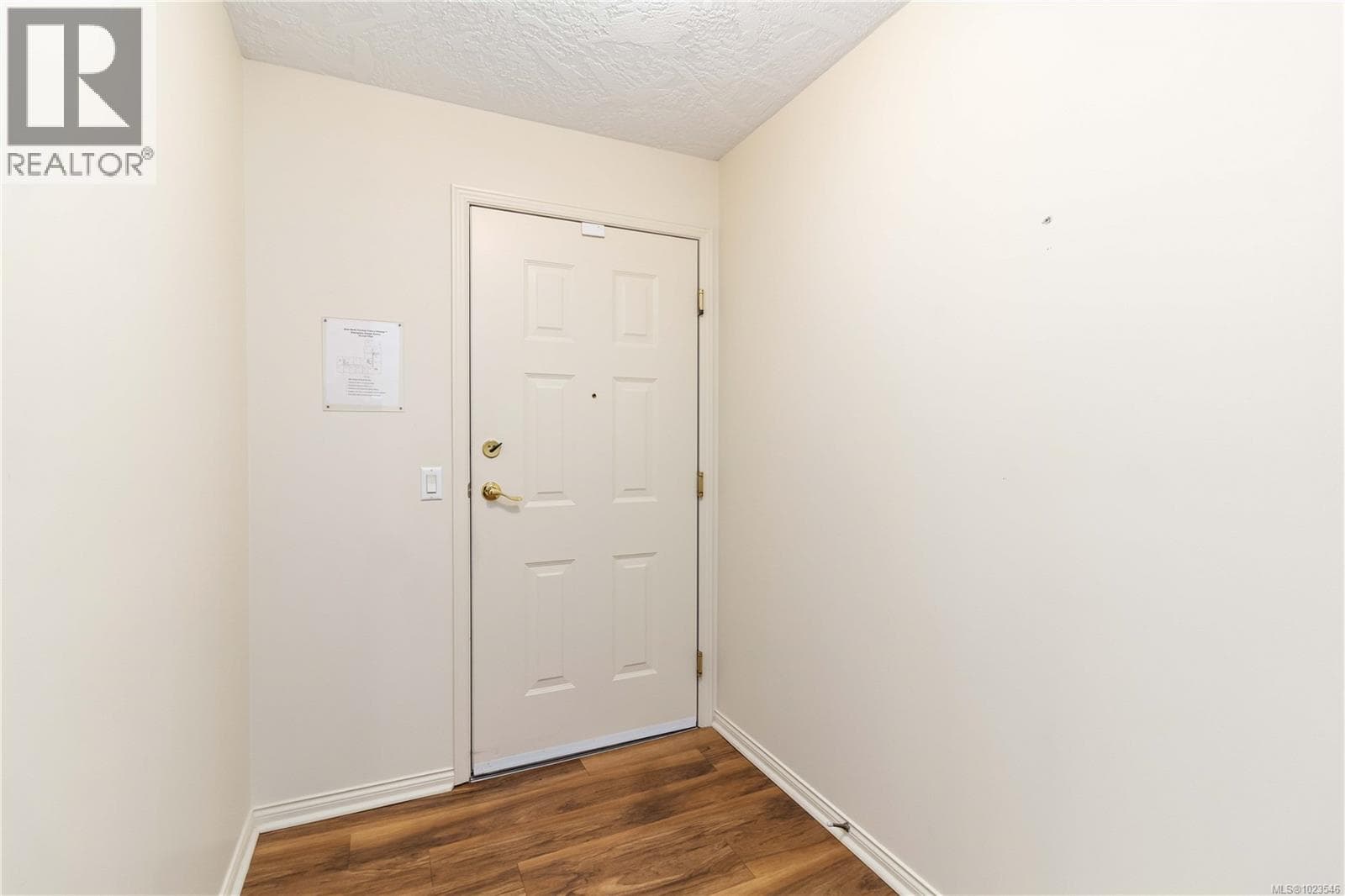 207 1485 Garnet Rd, Victoria — photo 5