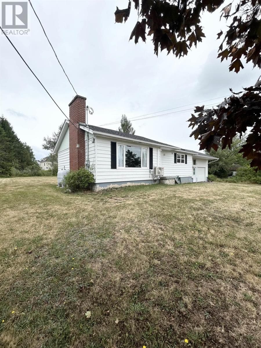 8 SMITH AVENUE in 