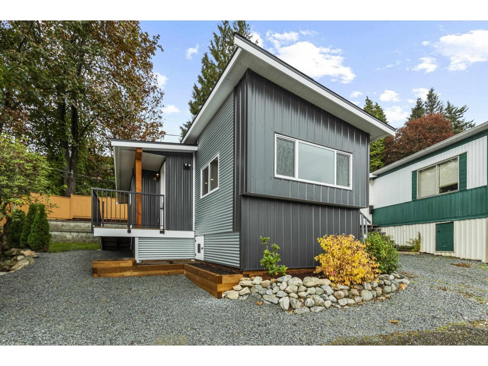 10 34519 LOUGHEED HIGHWAY in Hatizc-North Hatzic