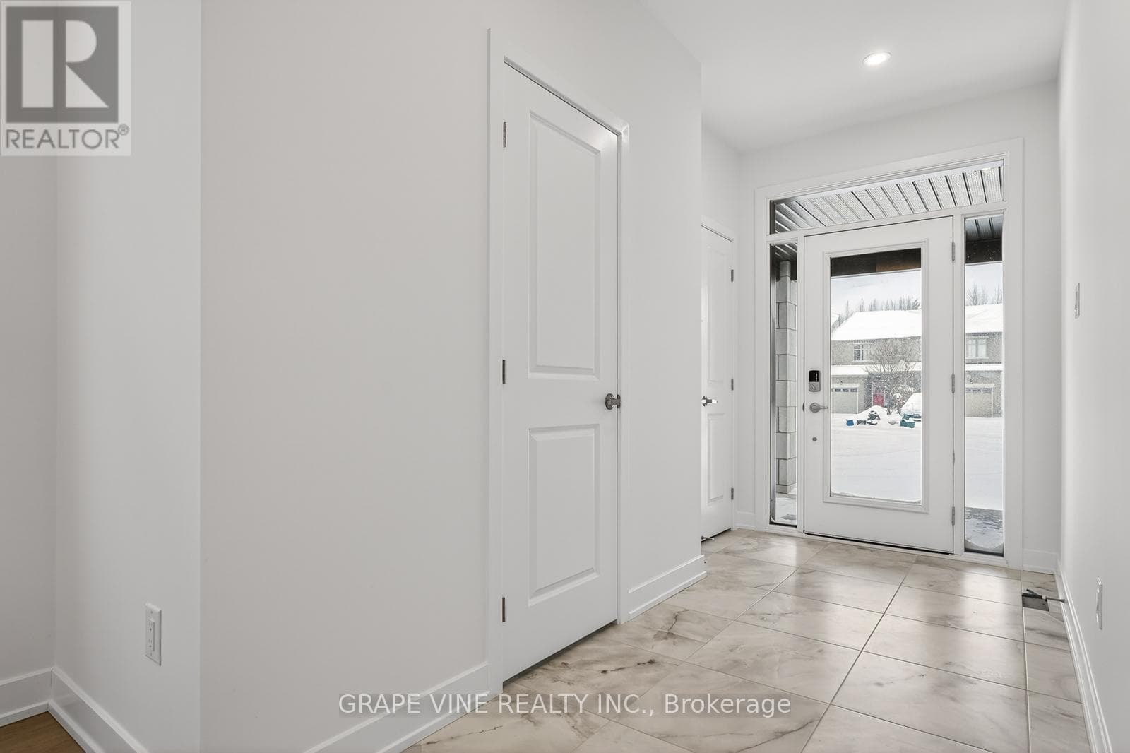 445 HARESFIELD COURT — photo 5