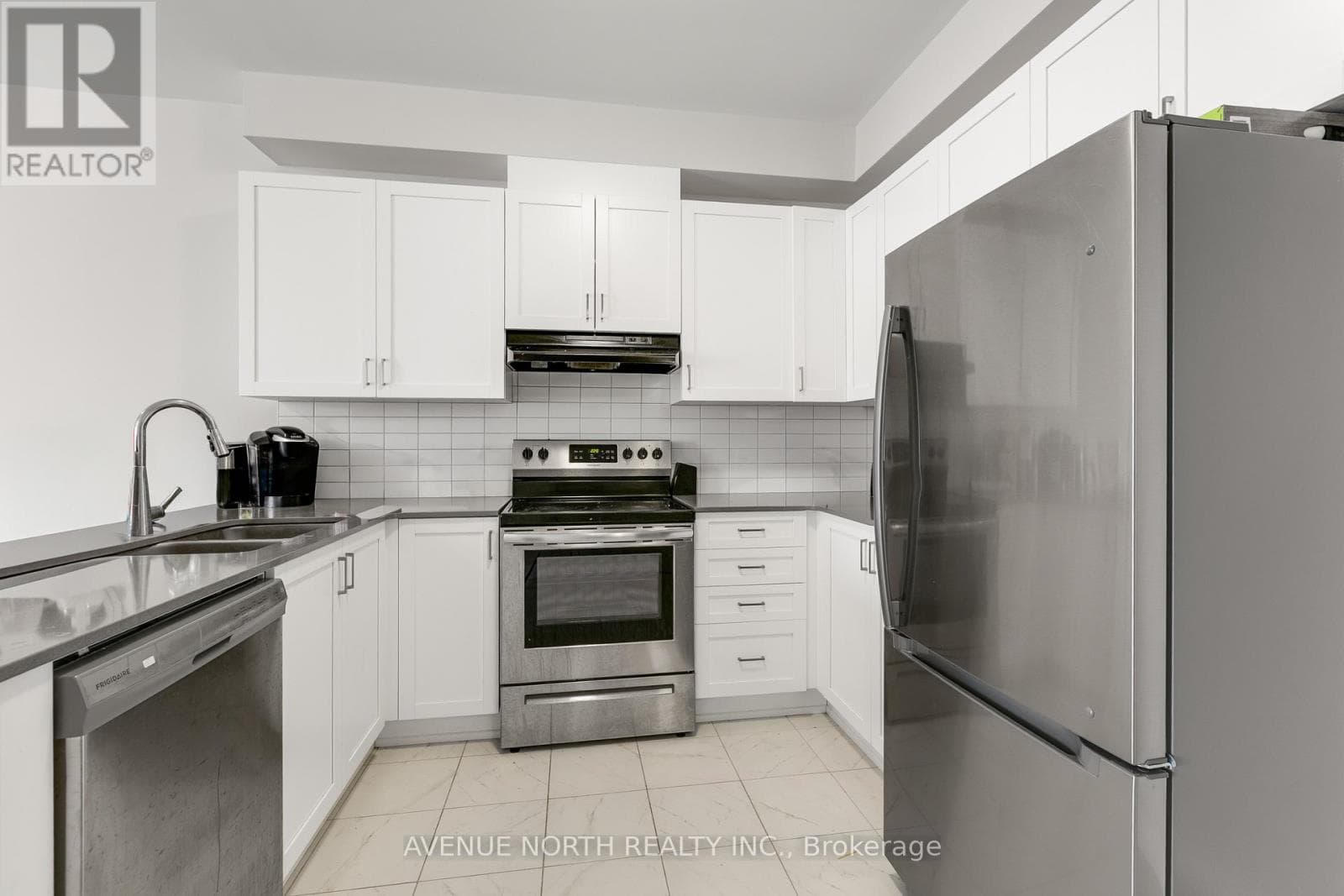834 BASCULE PLAZA, Ottawa — photo 5