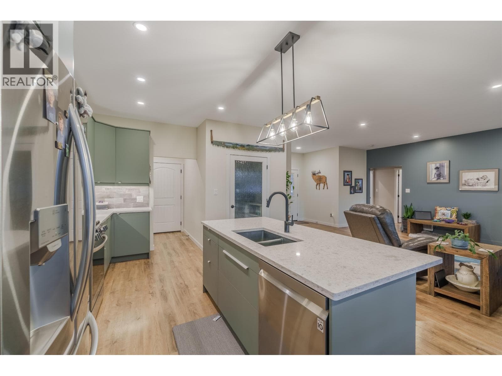 314 SANDHILL CRESCENT — photo 4