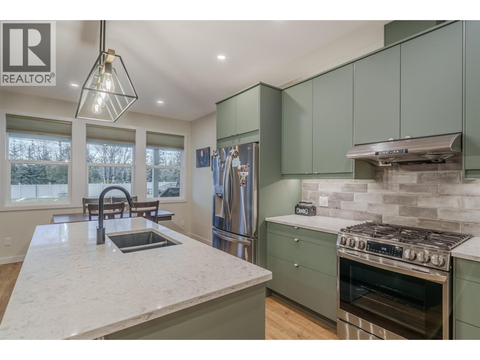 314 SANDHILL CRESCENT — photo 5