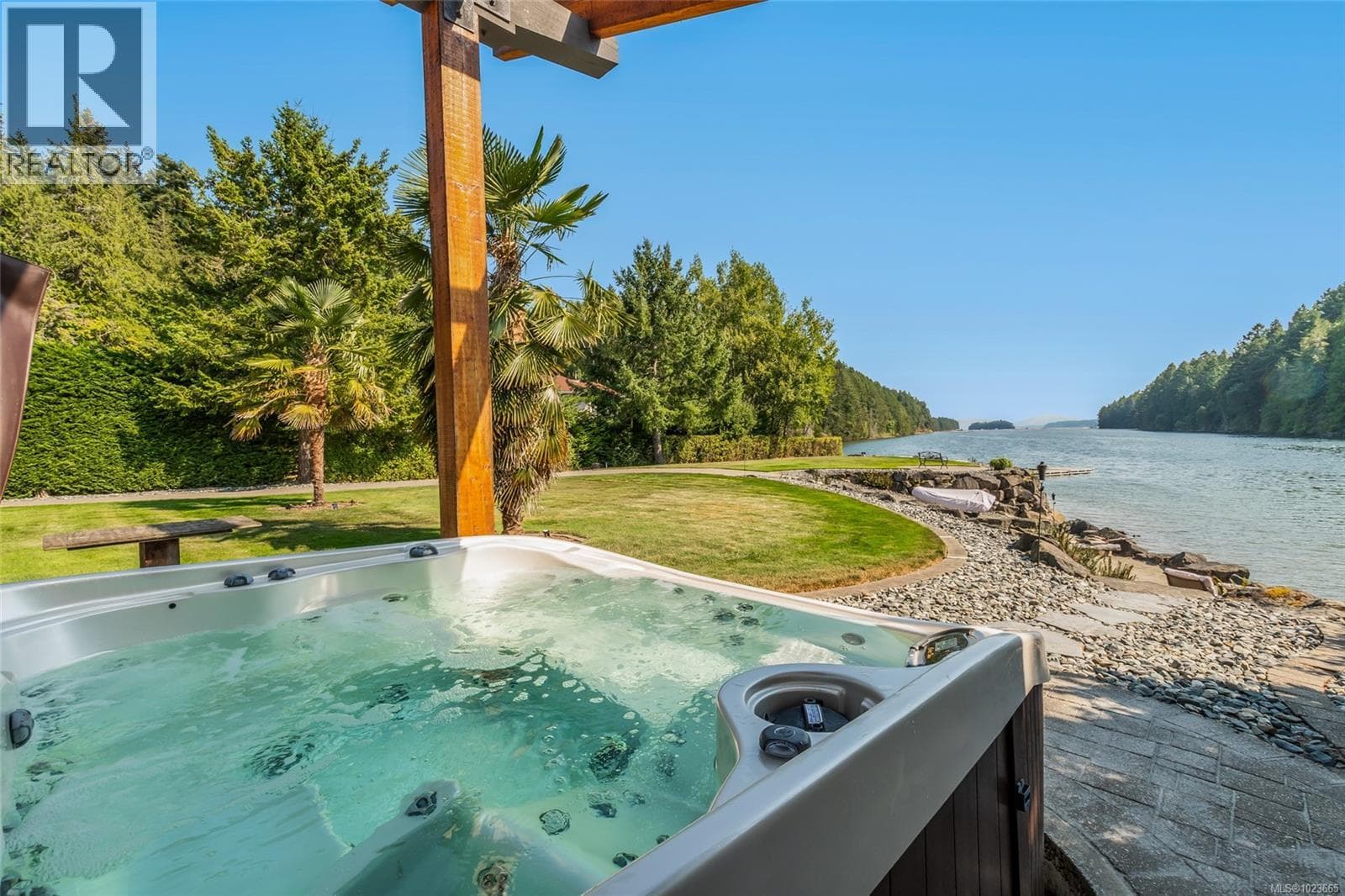 4718/4720 Shell Beach Rd in 