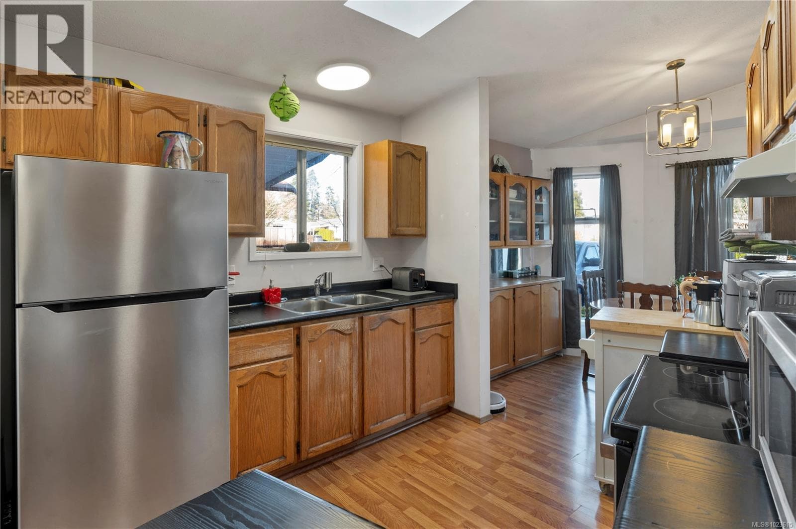 525 CHEMAINUS CRESCENT — photo 4