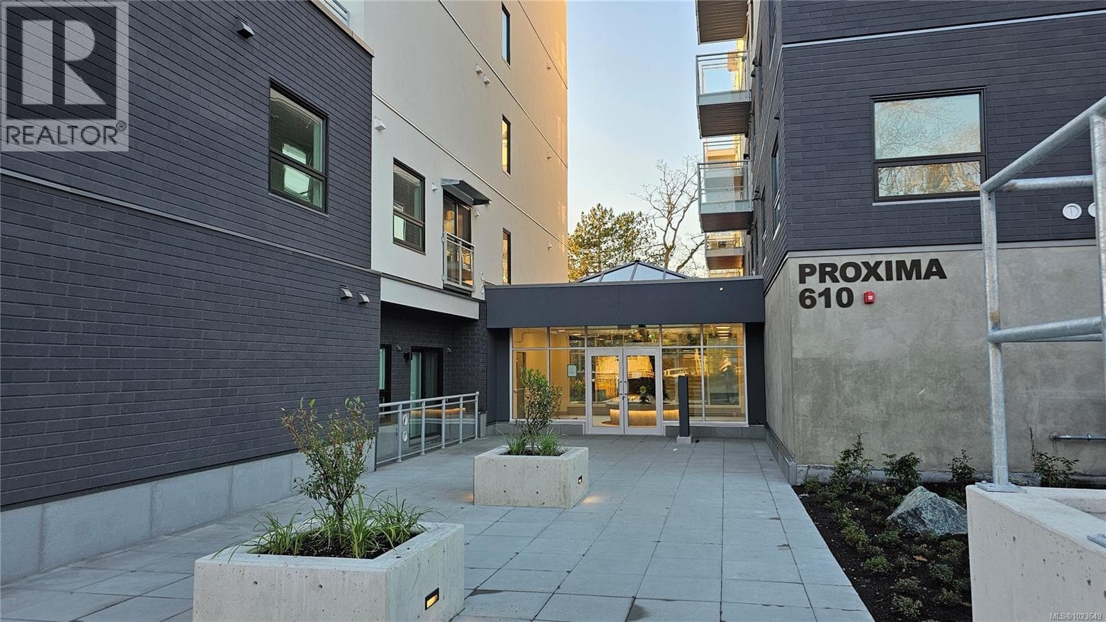 306 610 Lampson Rd, Victoria — photo 3