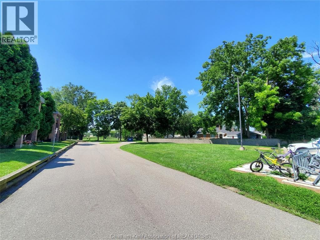 12 Montgomery DRIVE Unit# C103, Chatham Kent — photo 4