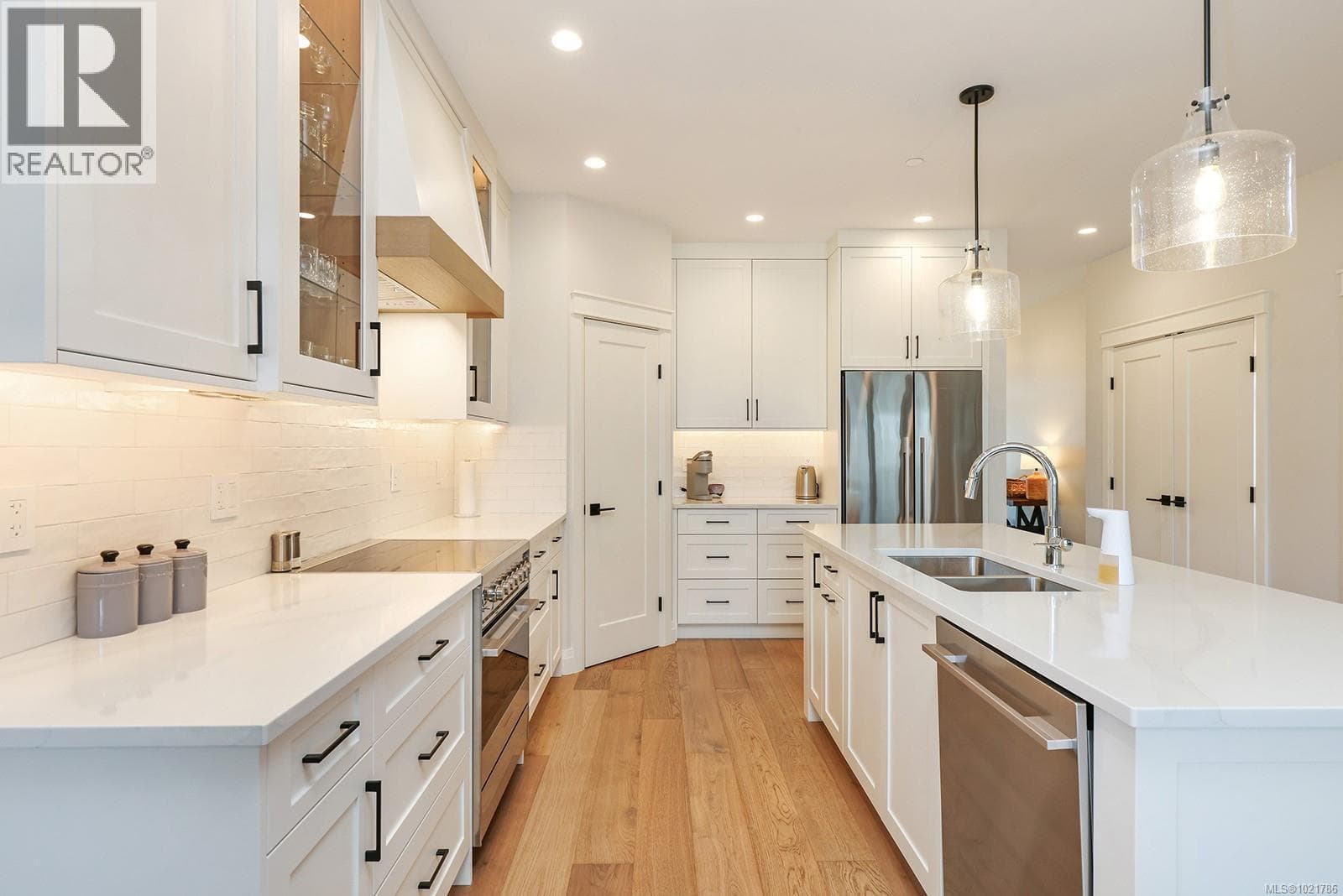 115 1444 CROWN ISLE DRIVE — photo 5