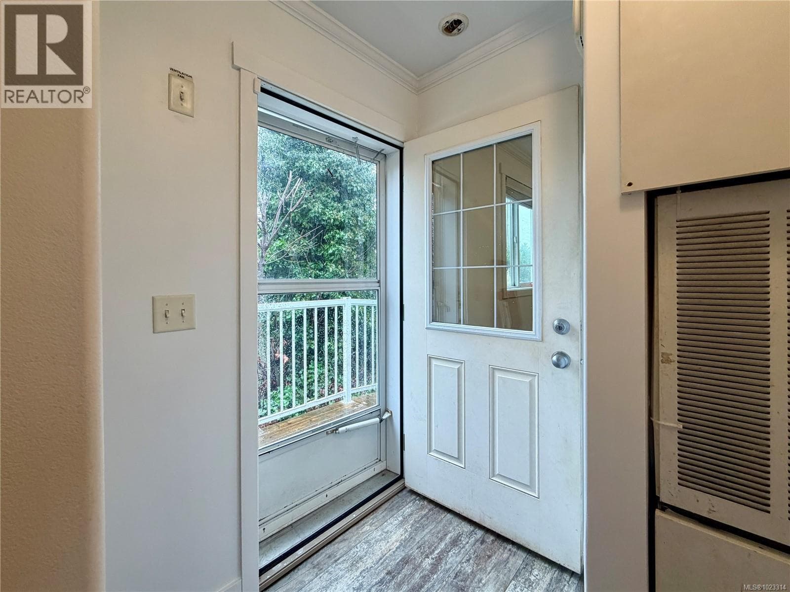 1322 Birchwood Rd — photo 4