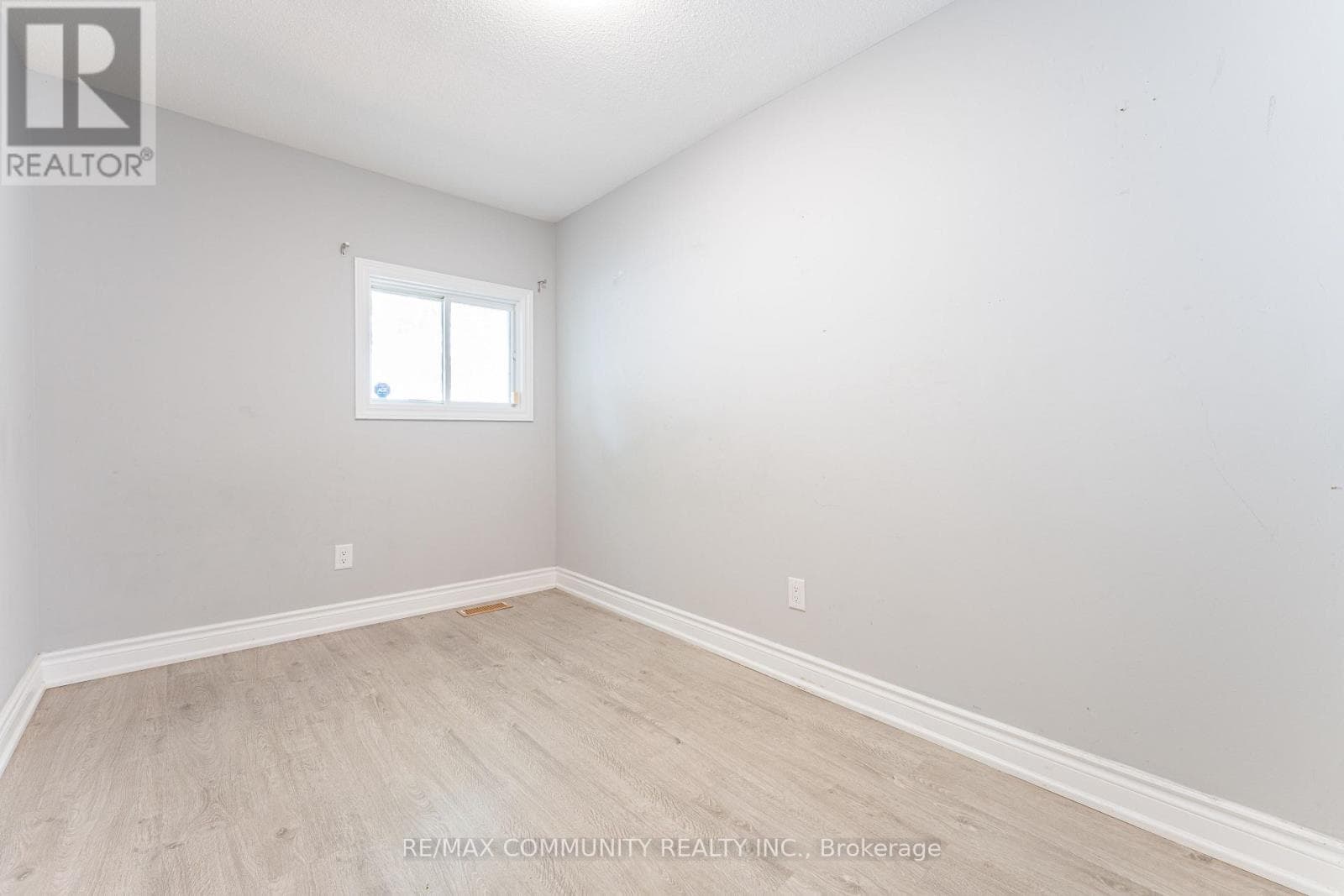 306 KENWOOD AVENUE — photo 3