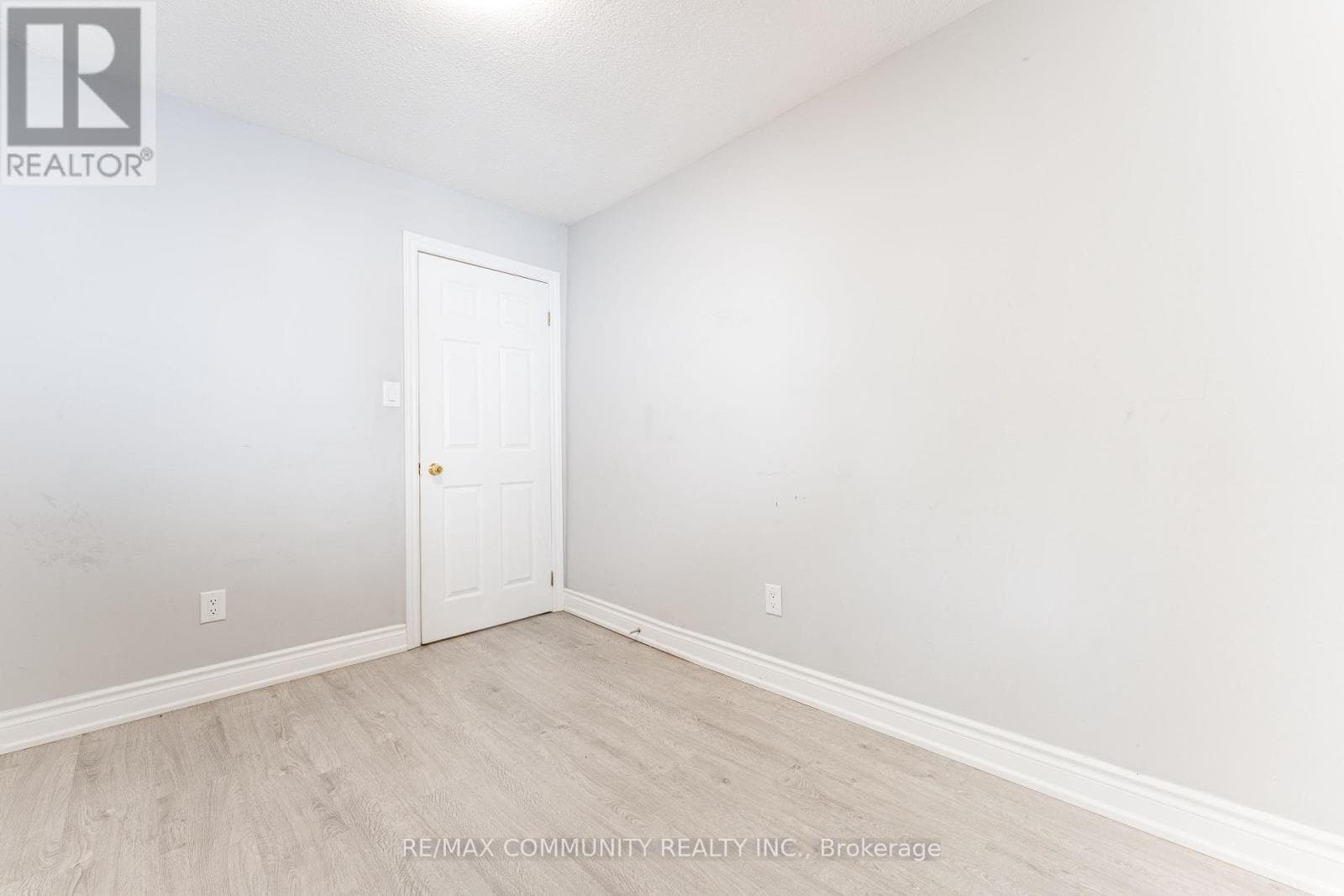 306 KENWOOD AVENUE — photo 4