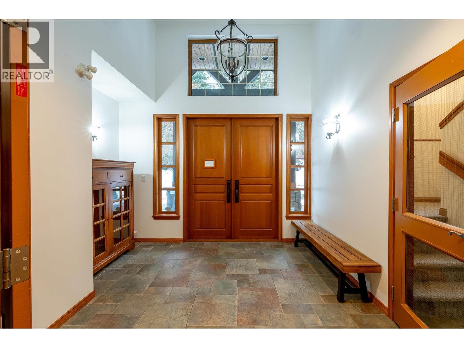 3012 ALPINE CRESCENT — photo 3