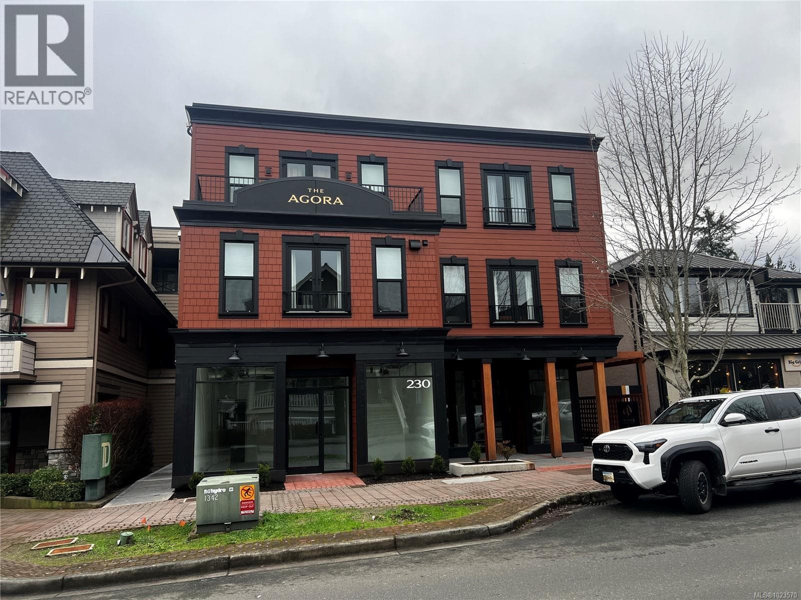 2 230 Second Ave W — photo 2