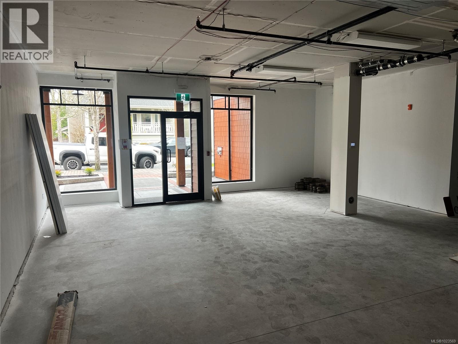 1 230 Second Ave W — photo 3