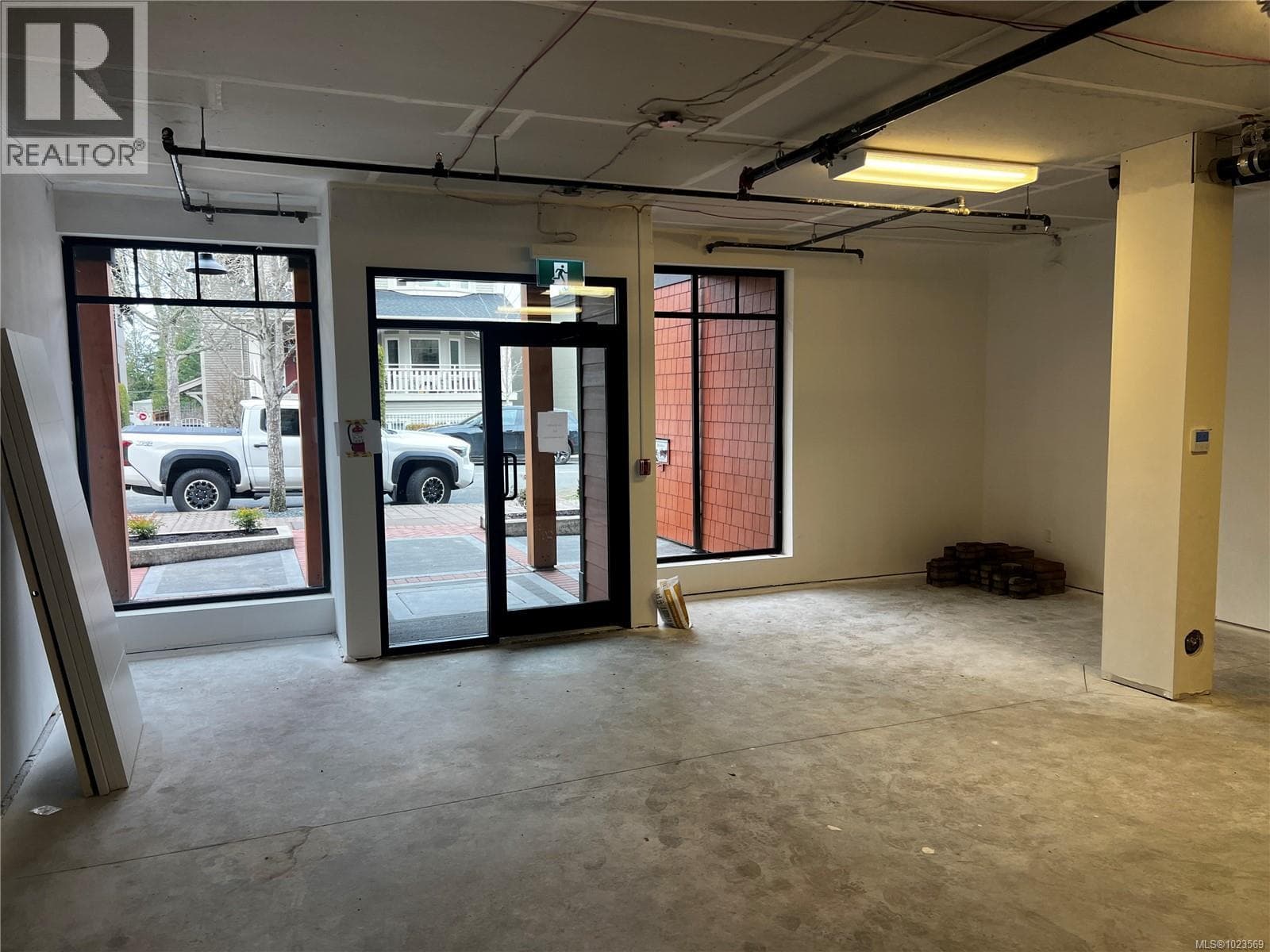 1 230 Second Ave W — photo 4