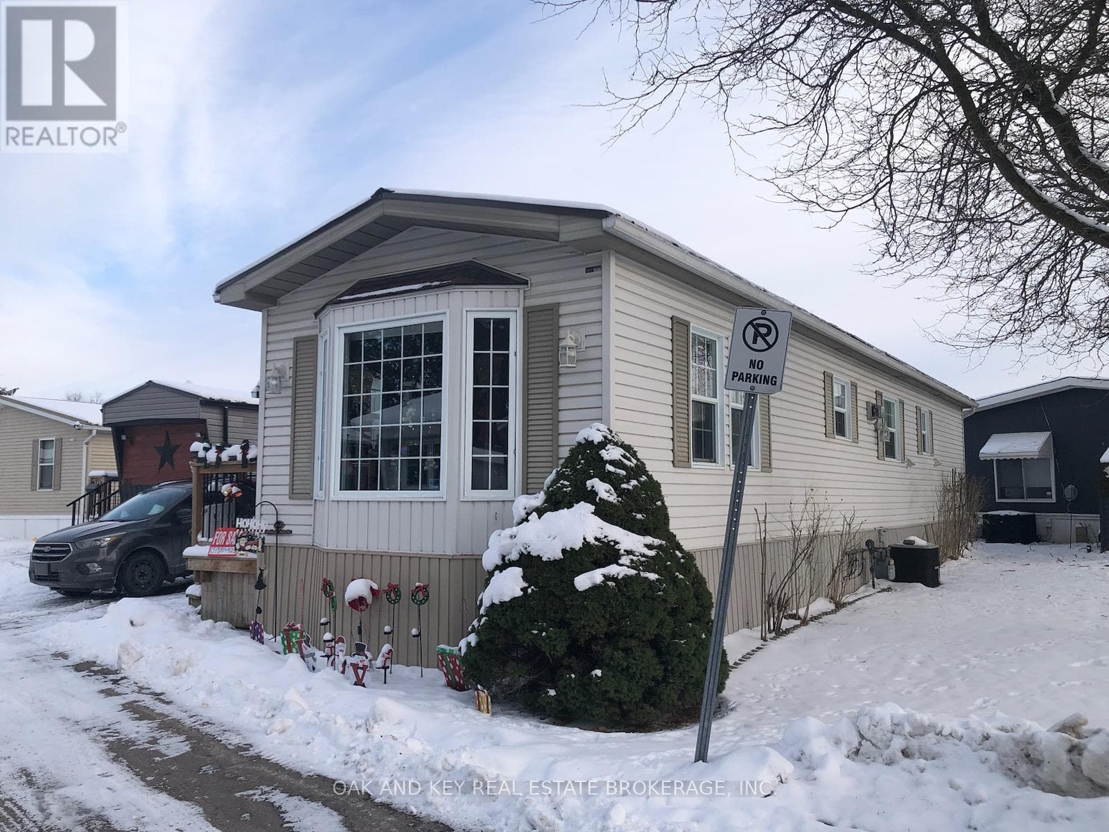 121 - 2189 DUNDAS STREET E in Argyle