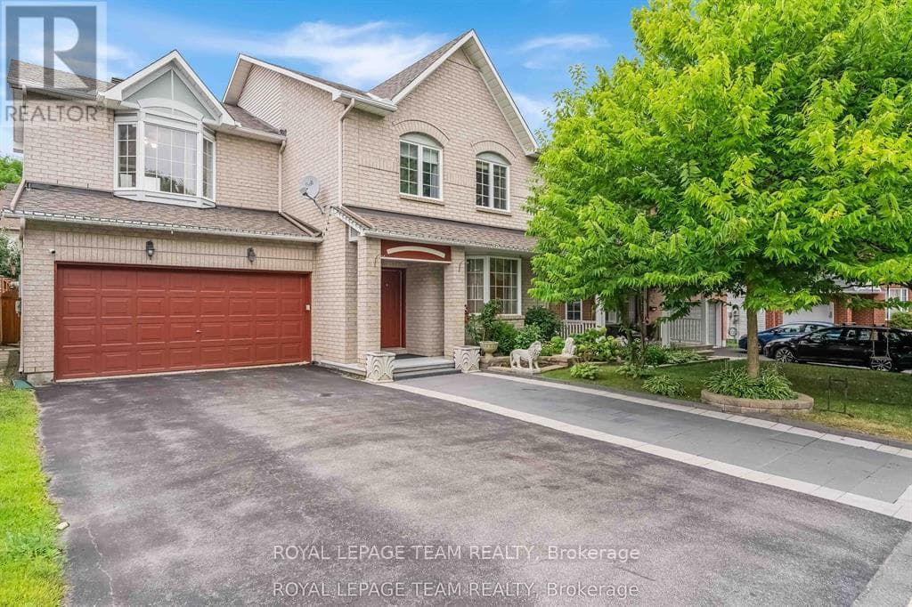 18 OAKHAM RIDGE — photo 2