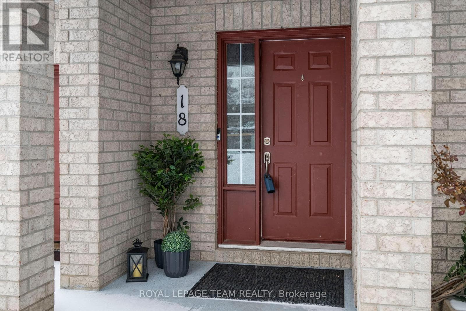 18 OAKHAM RIDGE — photo 3