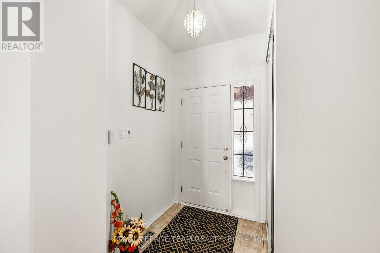 18 OAKHAM RIDGE — photo 4