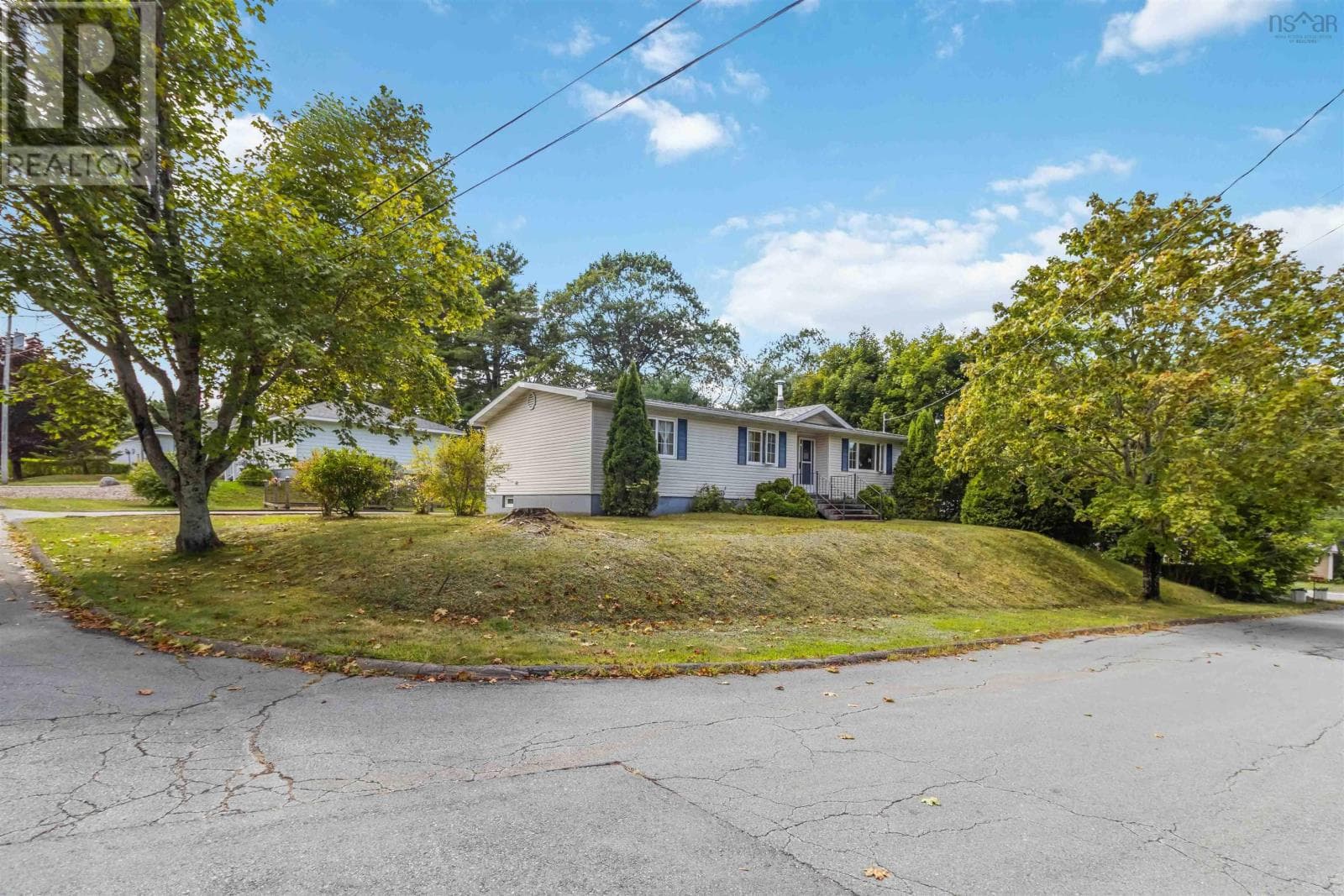 14 BENNETT AVENUE — photo 2