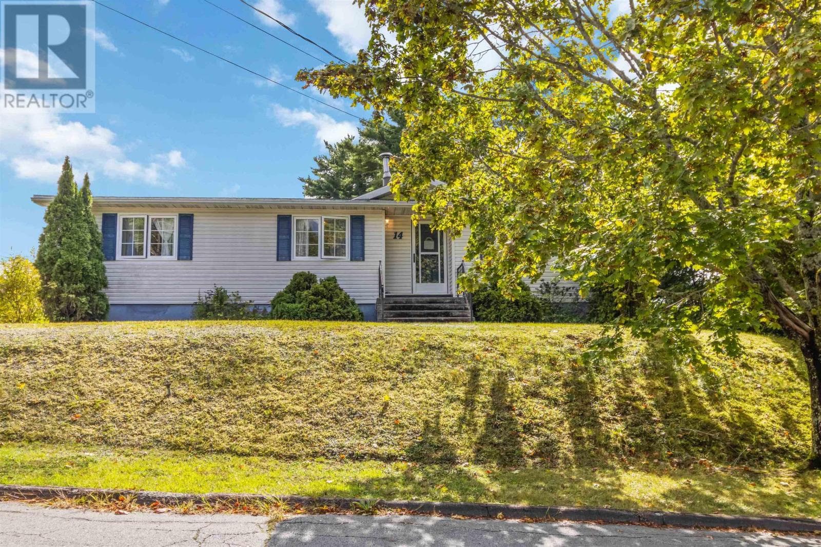 14 BENNETT AVENUE — photo 4