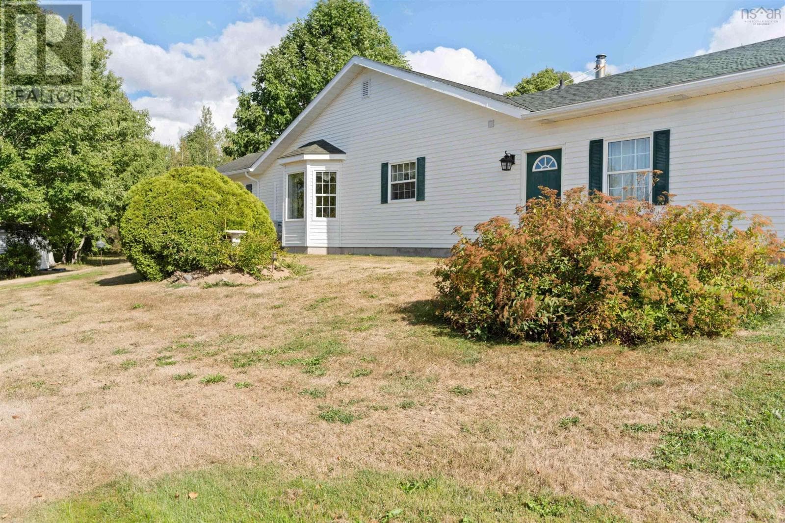 530 GREENWOOD ROAD — photo 3