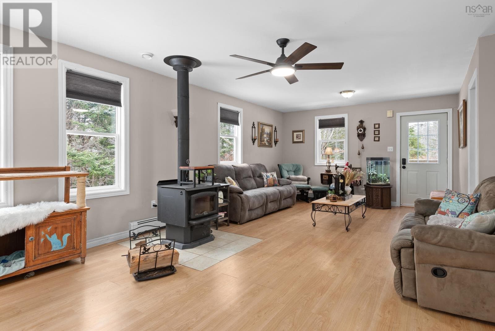 94 SNOWBERRY COURT — photo 4