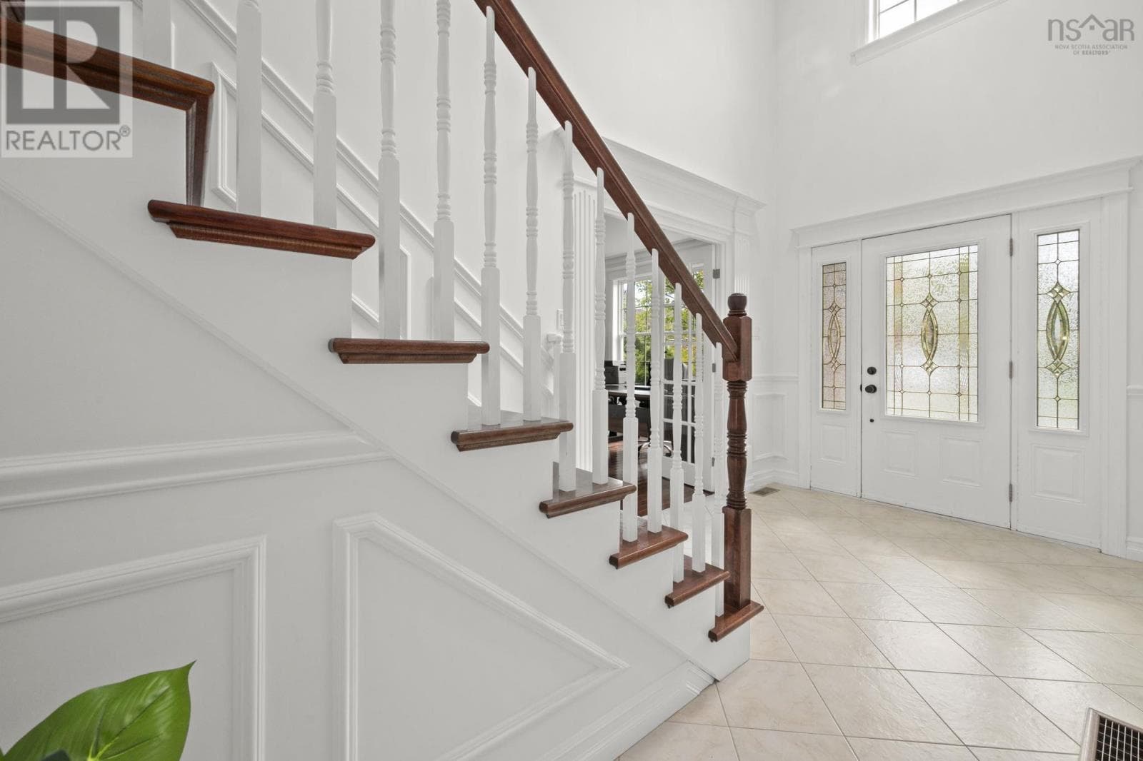 24 VANIER WAY — photo 3