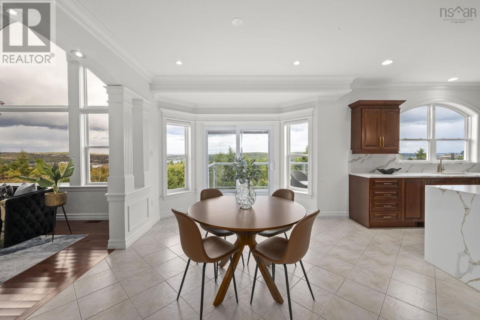 24 VANIER WAY — photo 4