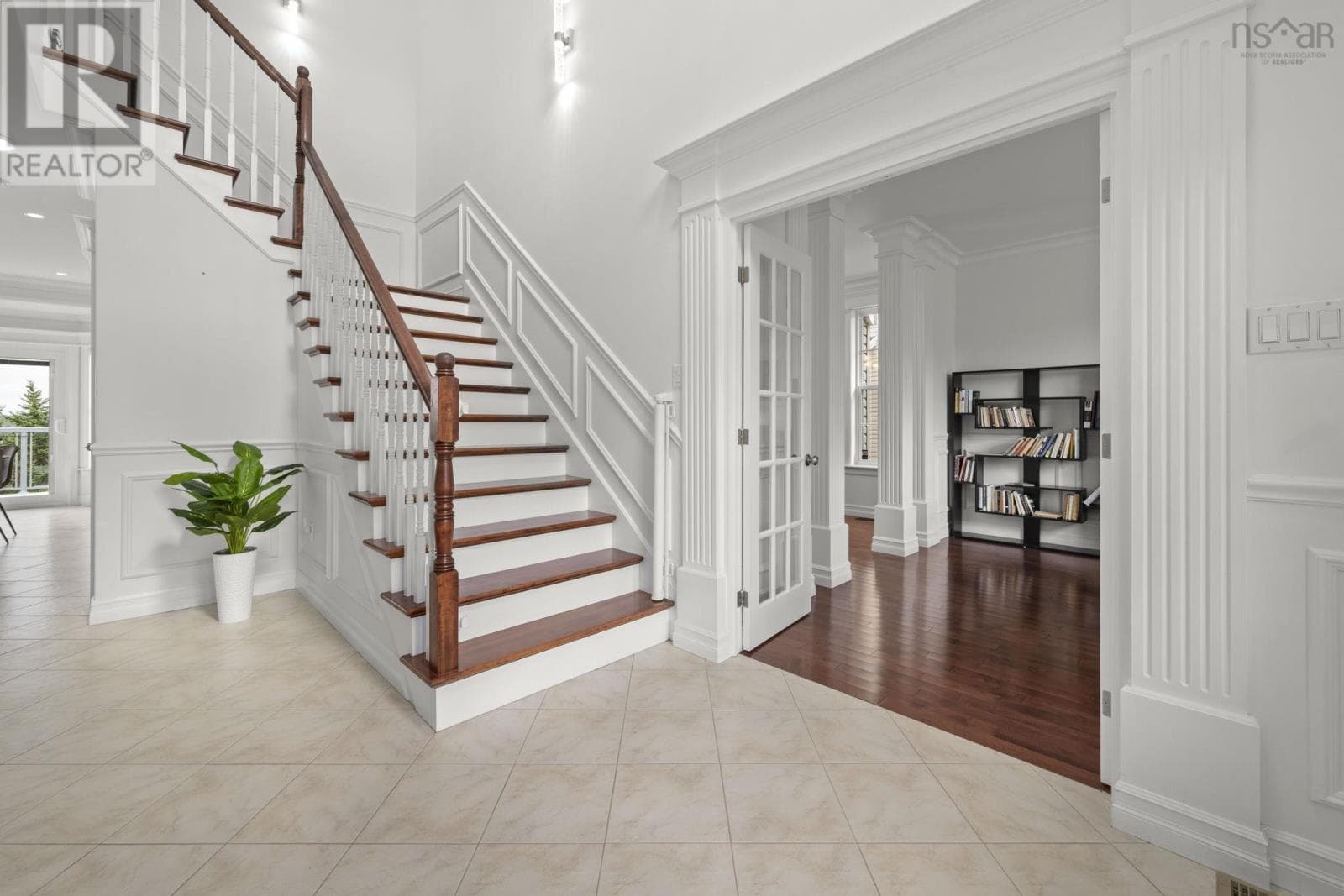 24 VANIER WAY — photo 2