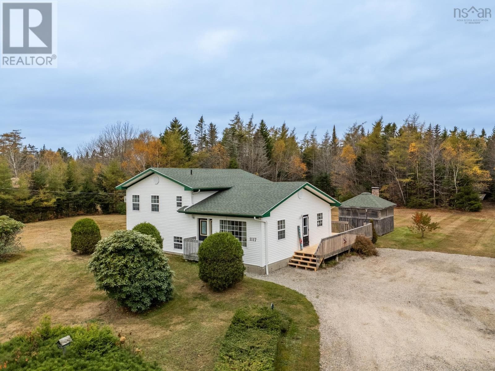 1117 HIGHWAY 340 — photo 3