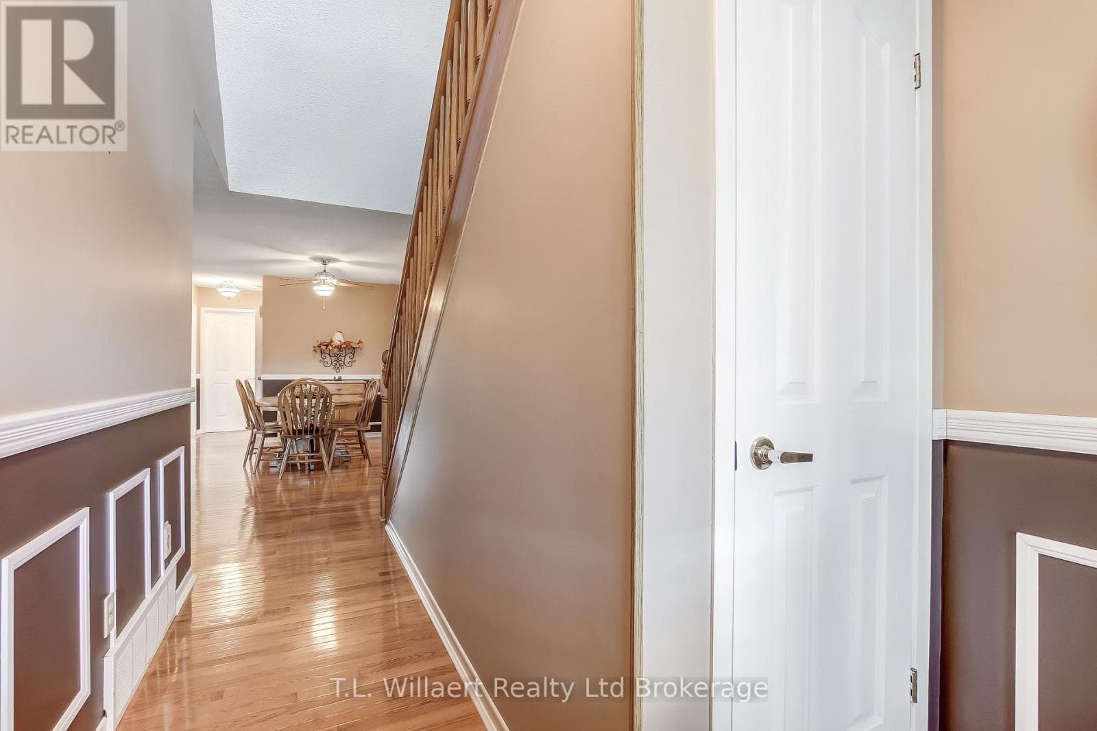 62 EDWIN CRESCENT — photo 5