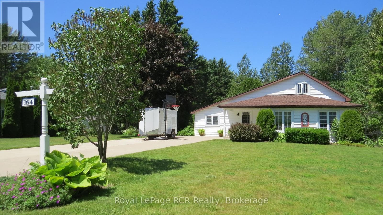 164 EDWARD STREET — photo 2