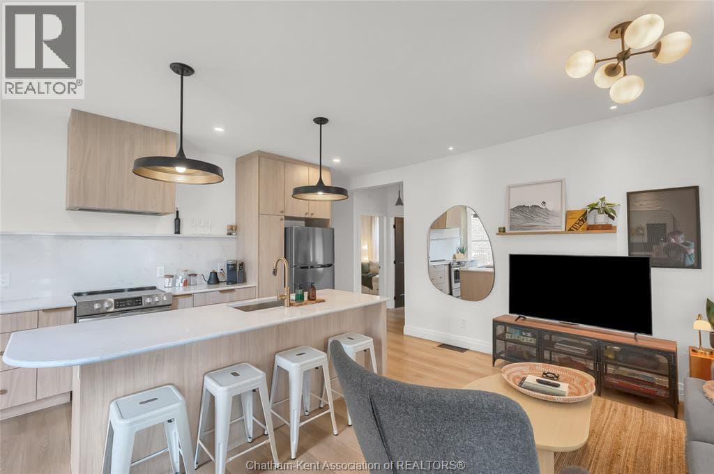 11 Victoria AVENUE — photo 4