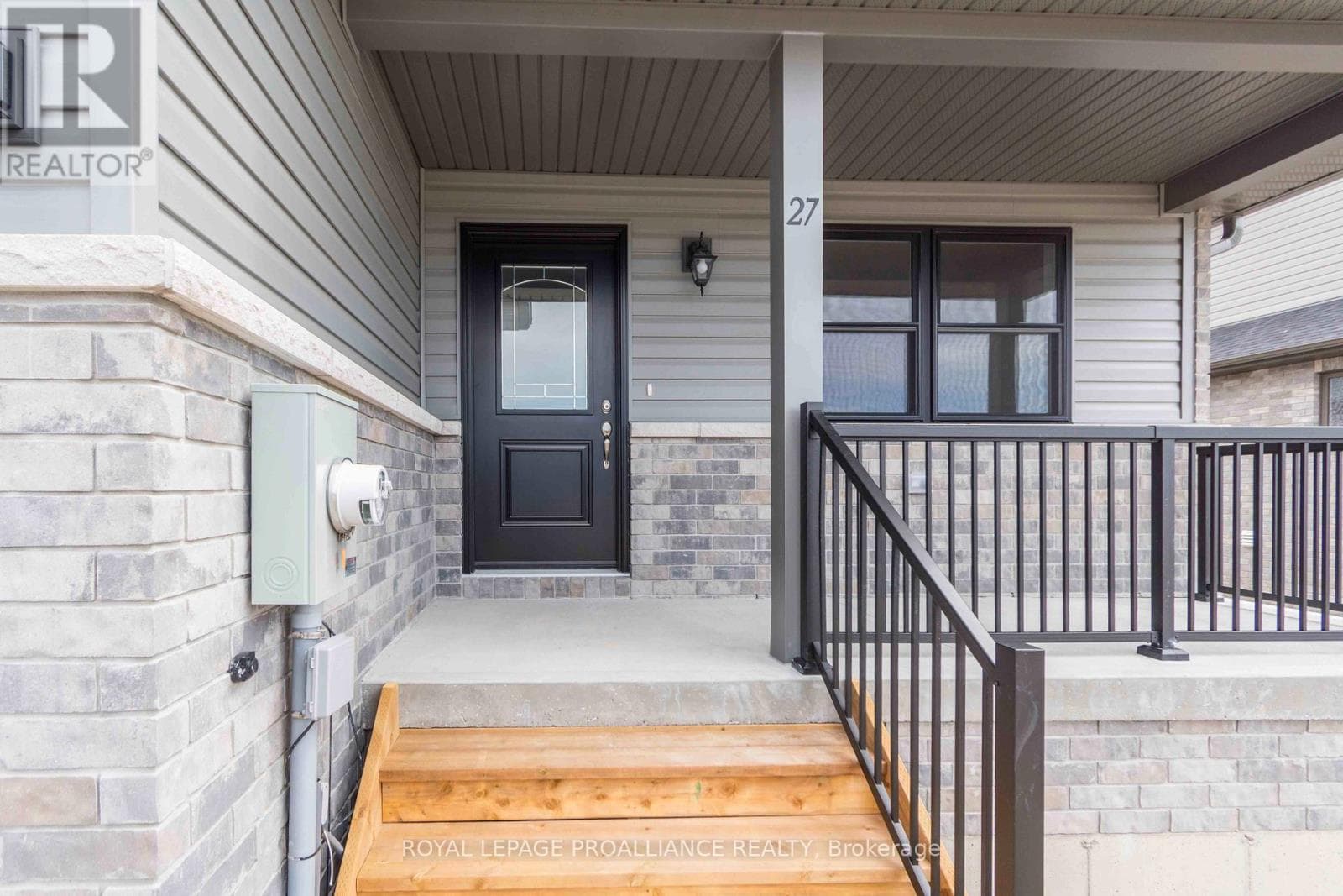 27 CLAYTON JOHN AVENUE — photo 2