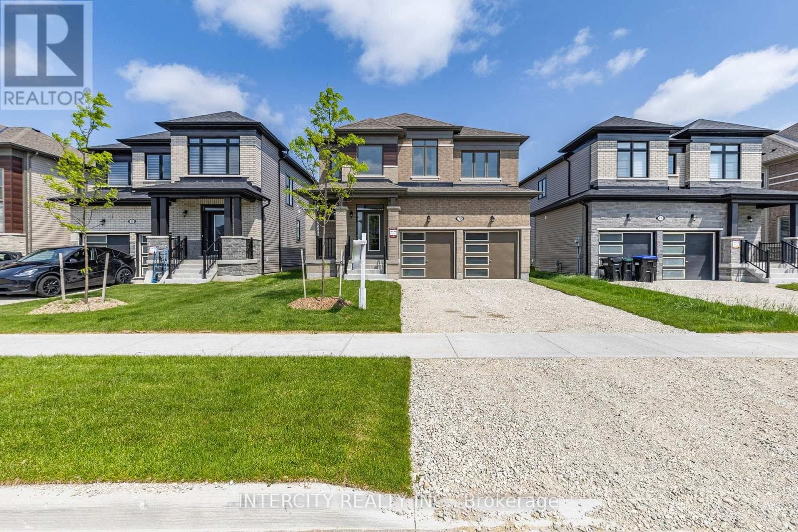 78 SEASON CRESCENT in 