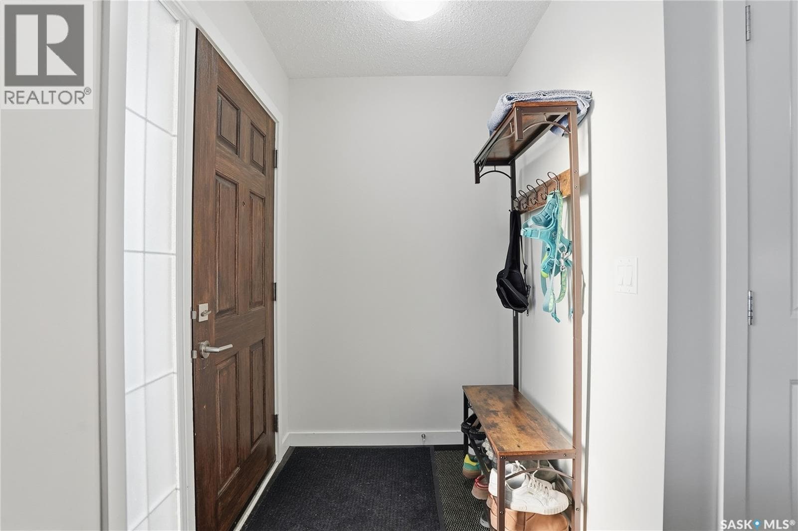 175 135 Ashworth CRESCENT — photo 3