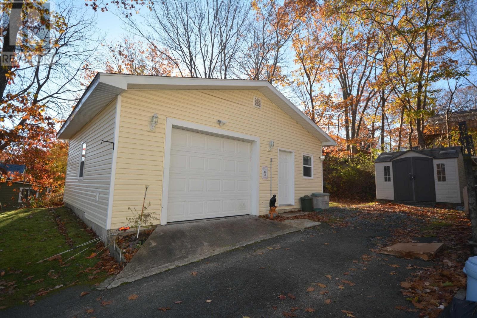 6 NELSON AVENUE — photo 5