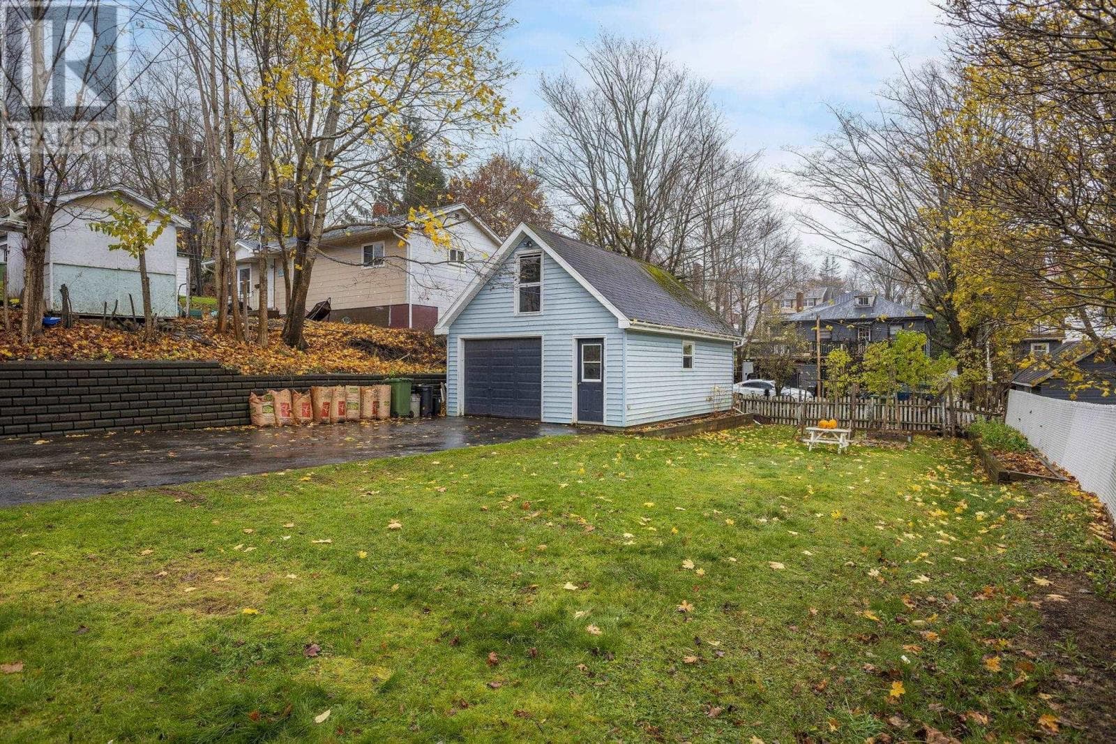 32 ARCHIBALD STREET — photo 4