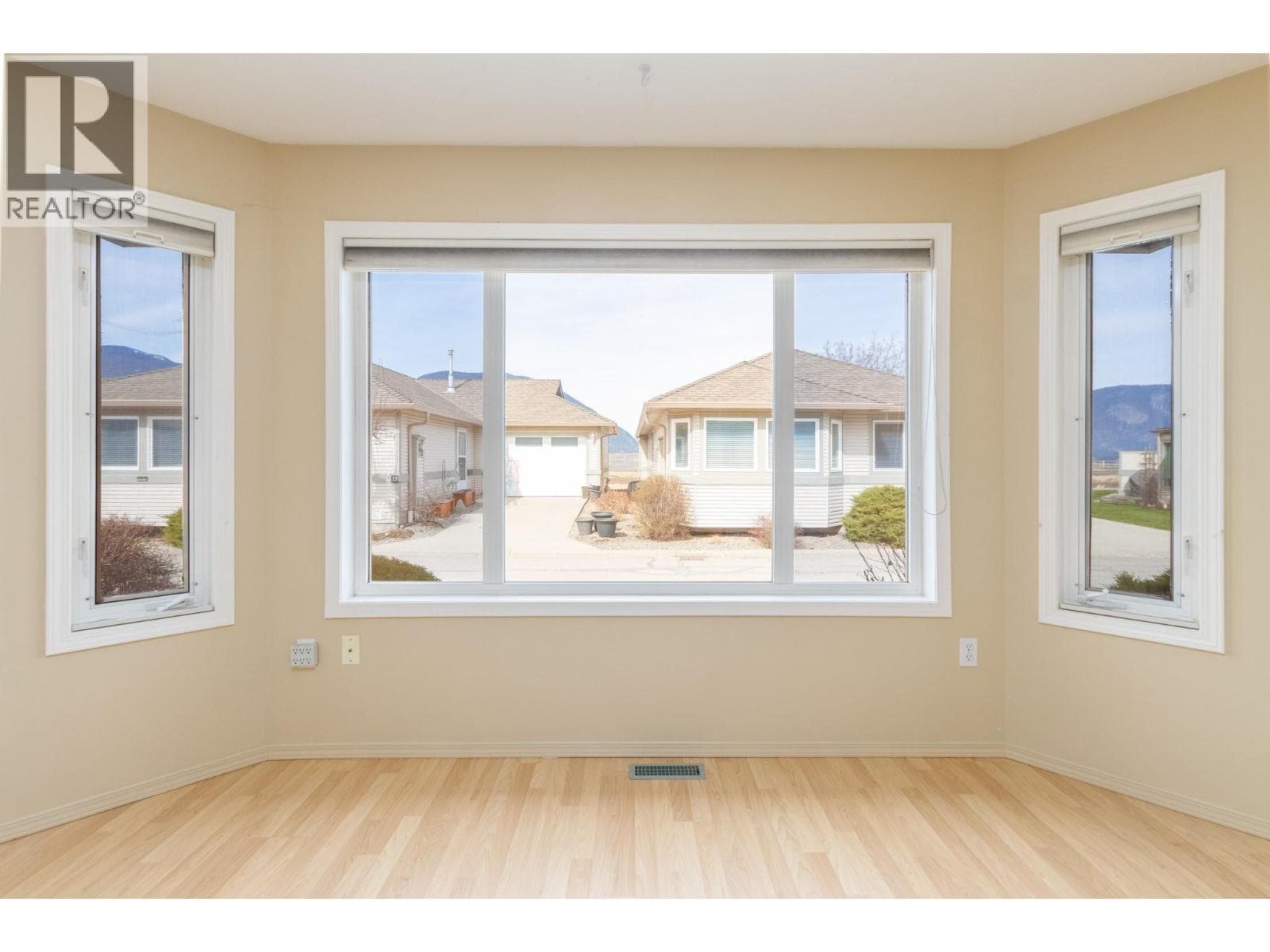 111 Harbourfront Drive NW Unit# 14 — photo 5