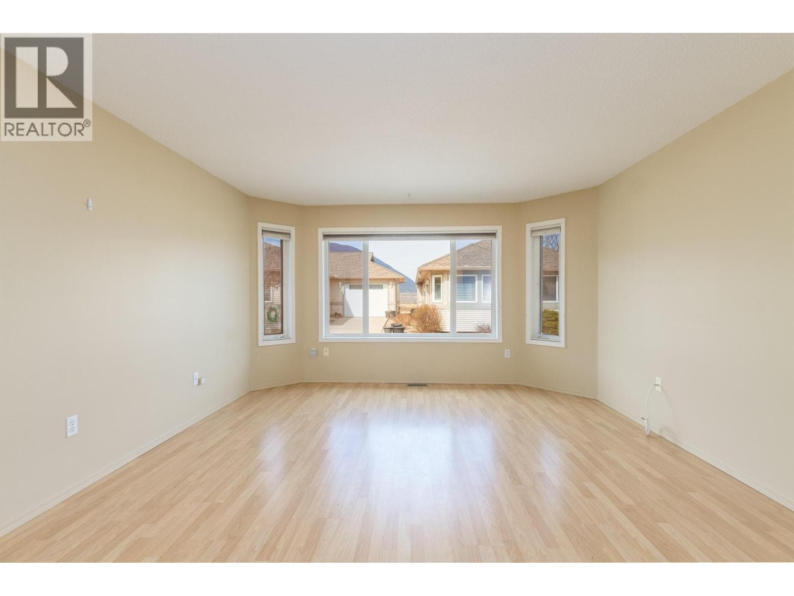 111 Harbourfront Drive NW Unit# 14 — photo 4