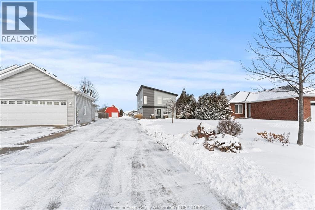 136 LOWES Sideroad — photo 3